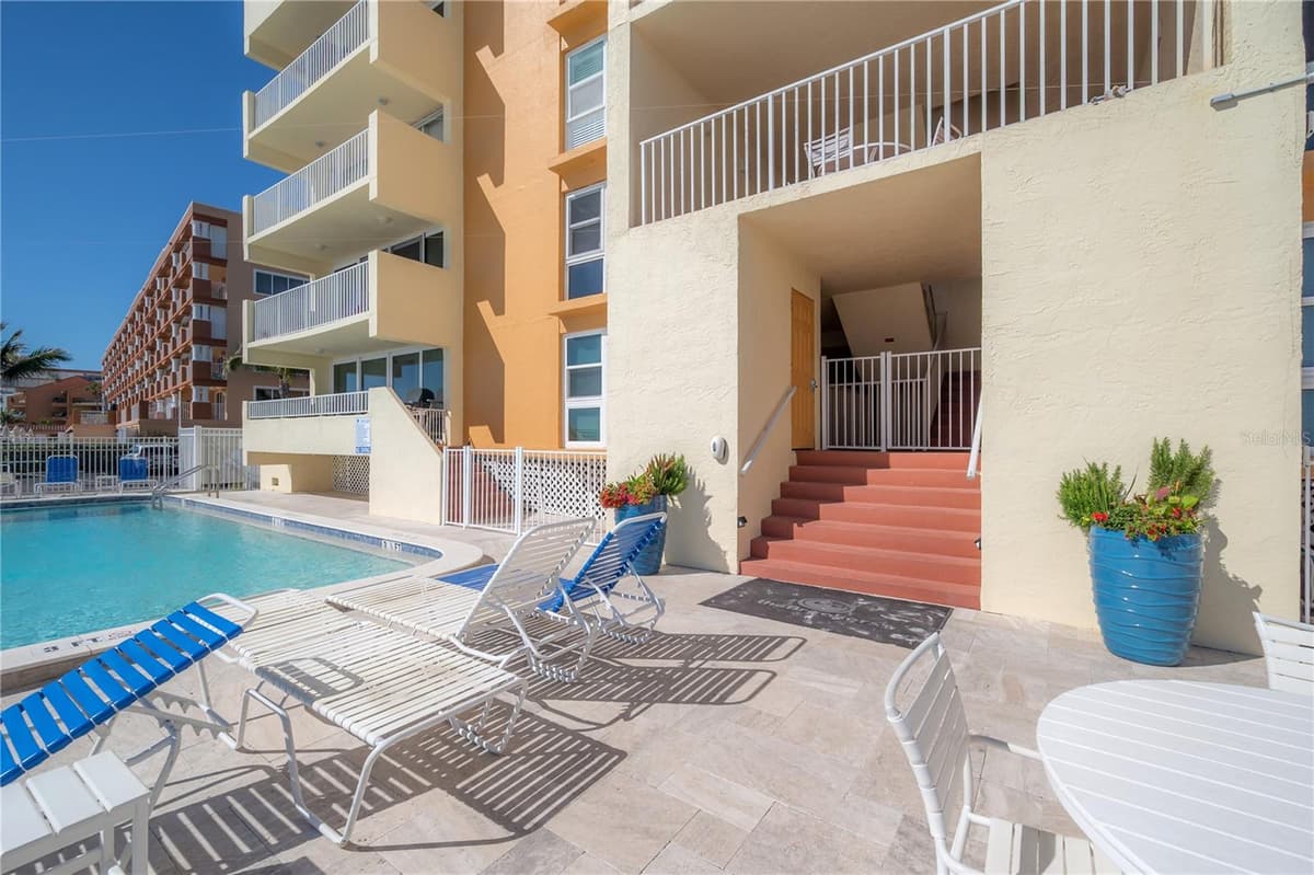 16308 GULF BOULEVARD — photo 32 of 54