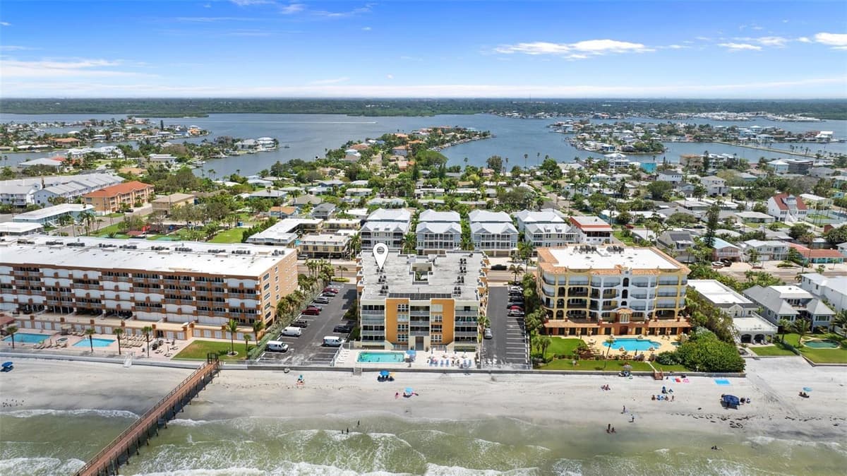 16308 GULF BOULEVARD — photo 49 of 54