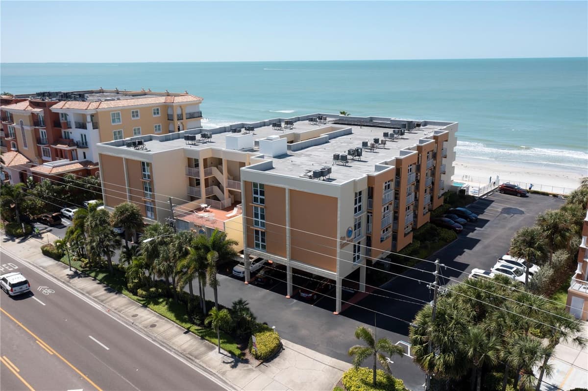 16308 GULF BOULEVARD — photo 38 of 54