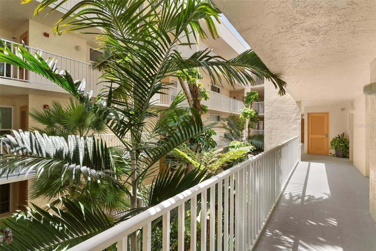 16308 GULF BOULEVARD — photo 34 of 54
