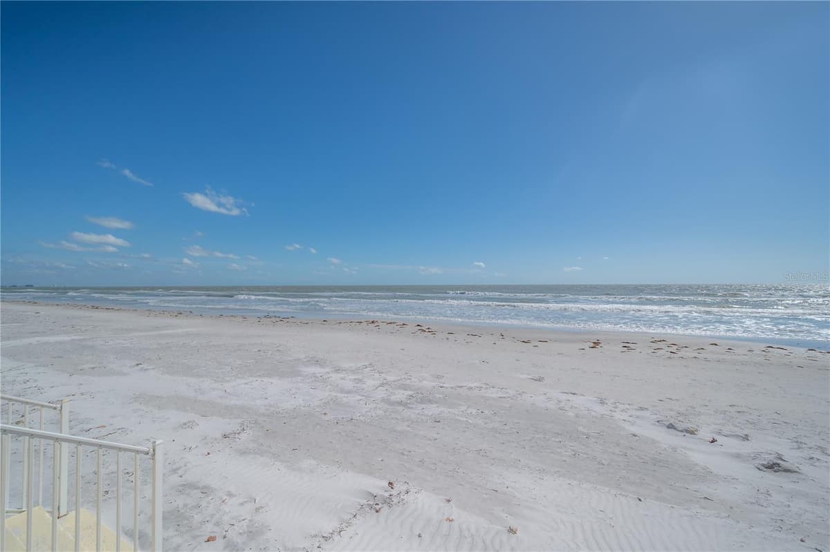 16308 GULF BOULEVARD — photo 47 of 54