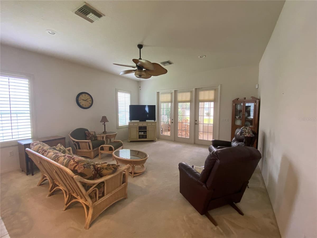 323 TRAVELERS DRIVE — photo 6 of 22