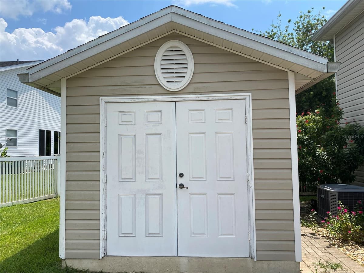 323 TRAVELERS DRIVE — photo 18 of 22