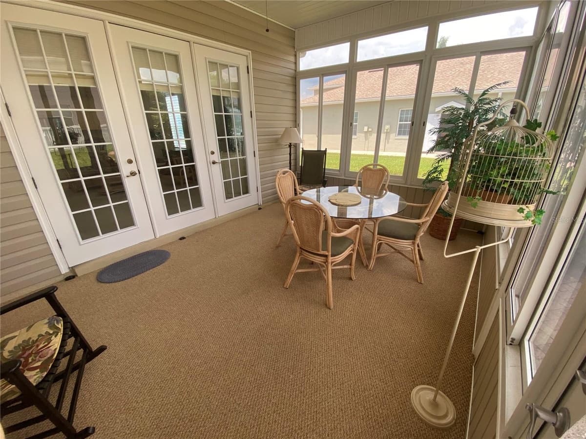 323 TRAVELERS DRIVE — photo 12 of 22
