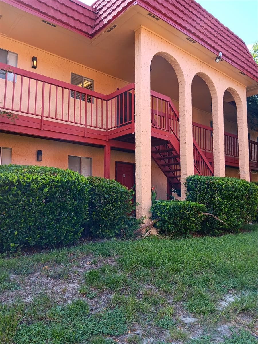 2860 N POWERS DRIVE — photo 1 of 17