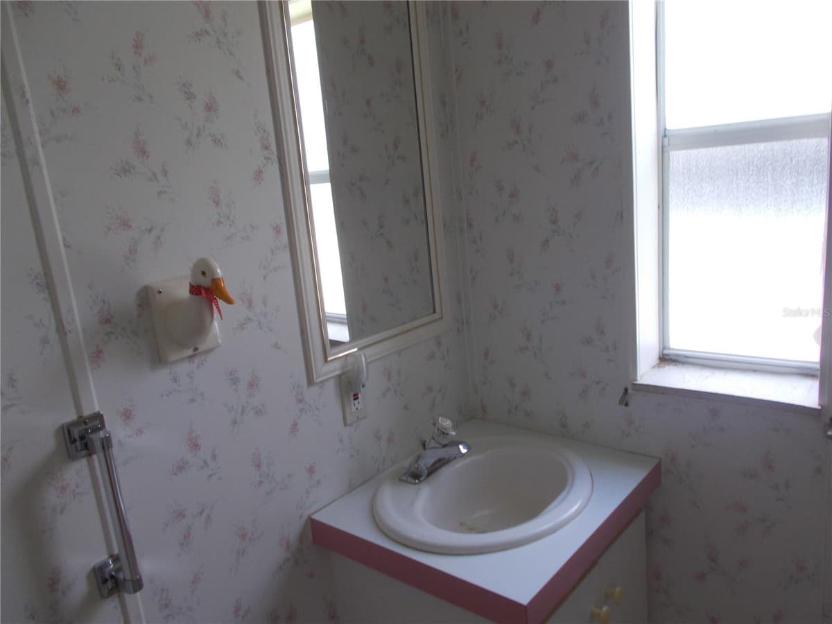 5787 HOLIDAY PARK BOULEVARD — photo 17 of 52