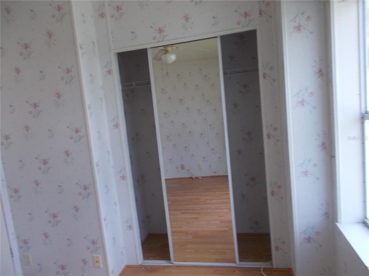 5787 HOLIDAY PARK BOULEVARD — photo 15 of 52