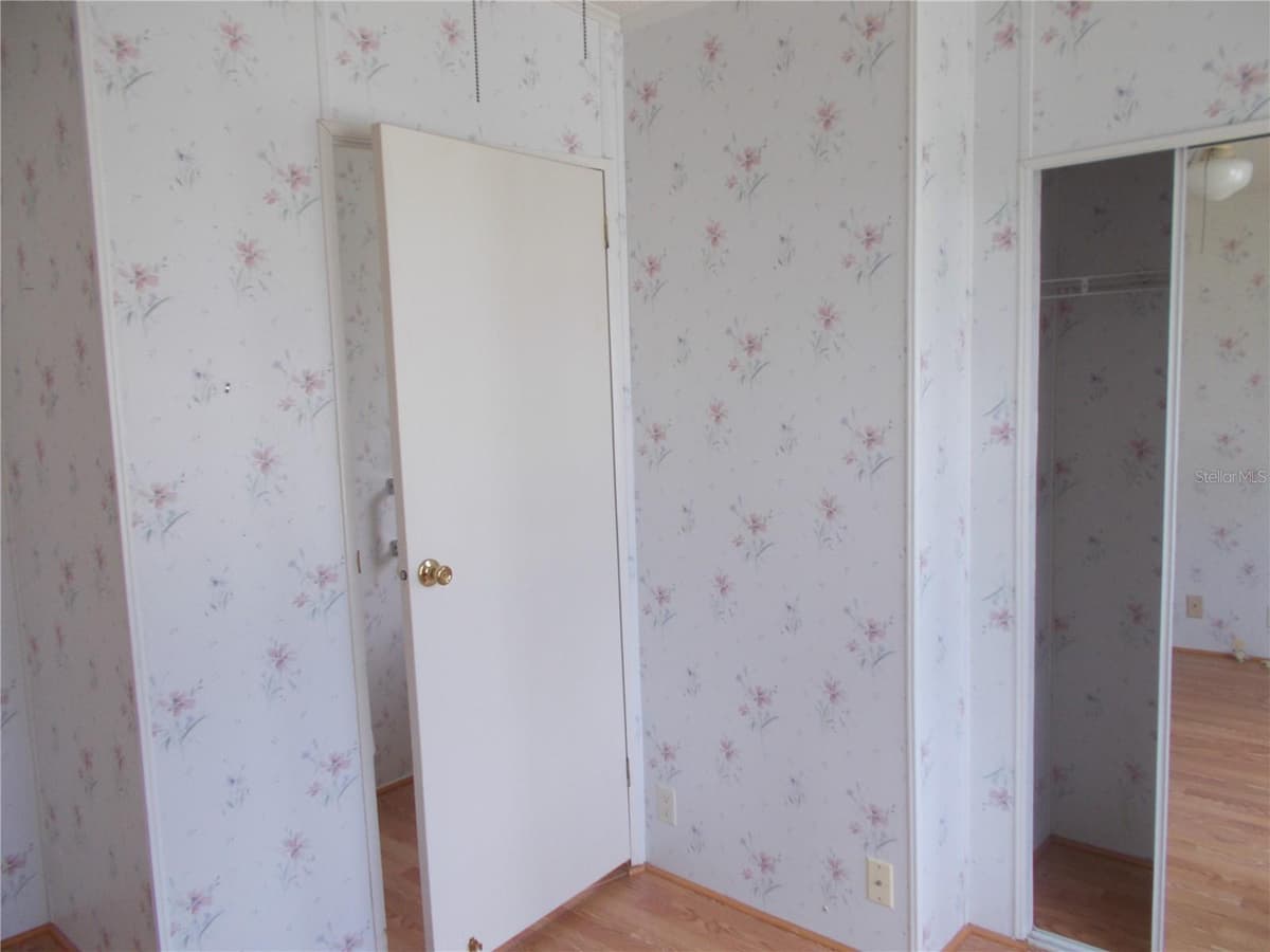 5787 HOLIDAY PARK BOULEVARD — photo 14 of 52