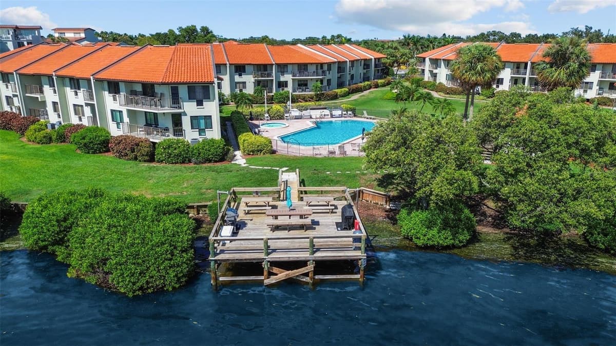 1515 PINELLAS BAYWAY — photo 8 of 60