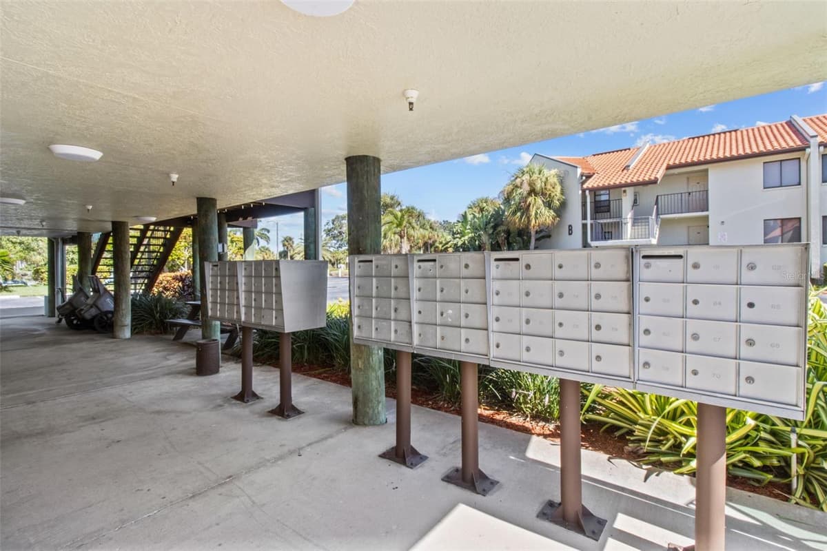 1515 PINELLAS BAYWAY — photo 40 of 60