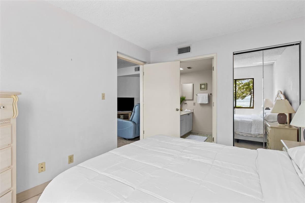 1515 PINELLAS BAYWAY — photo 33 of 60