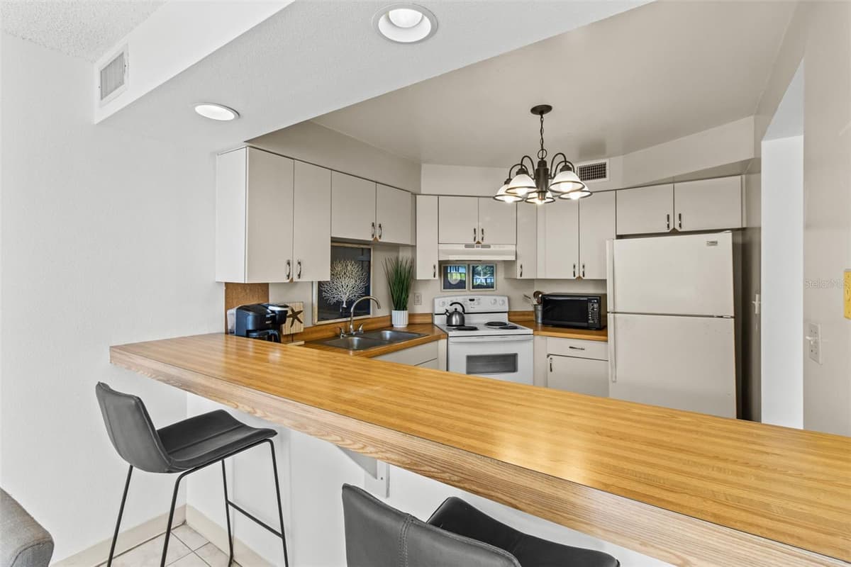 1515 PINELLAS BAYWAY — photo 28 of 60