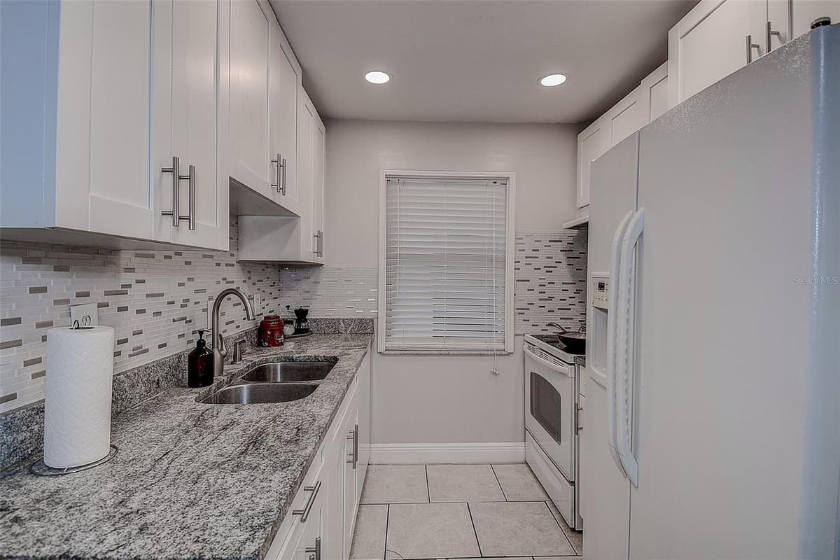 2438 ENTERPRISE ROAD — photo 13 of 29