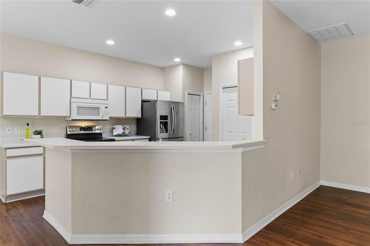 4432 WATERFORD DRIVE — photo 11 of 56