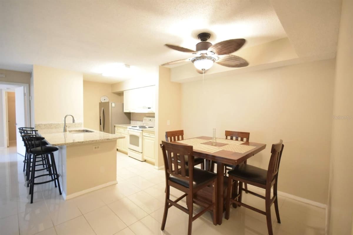 9481 HIGHLAND OAK DRIVE — photo 5 of 36