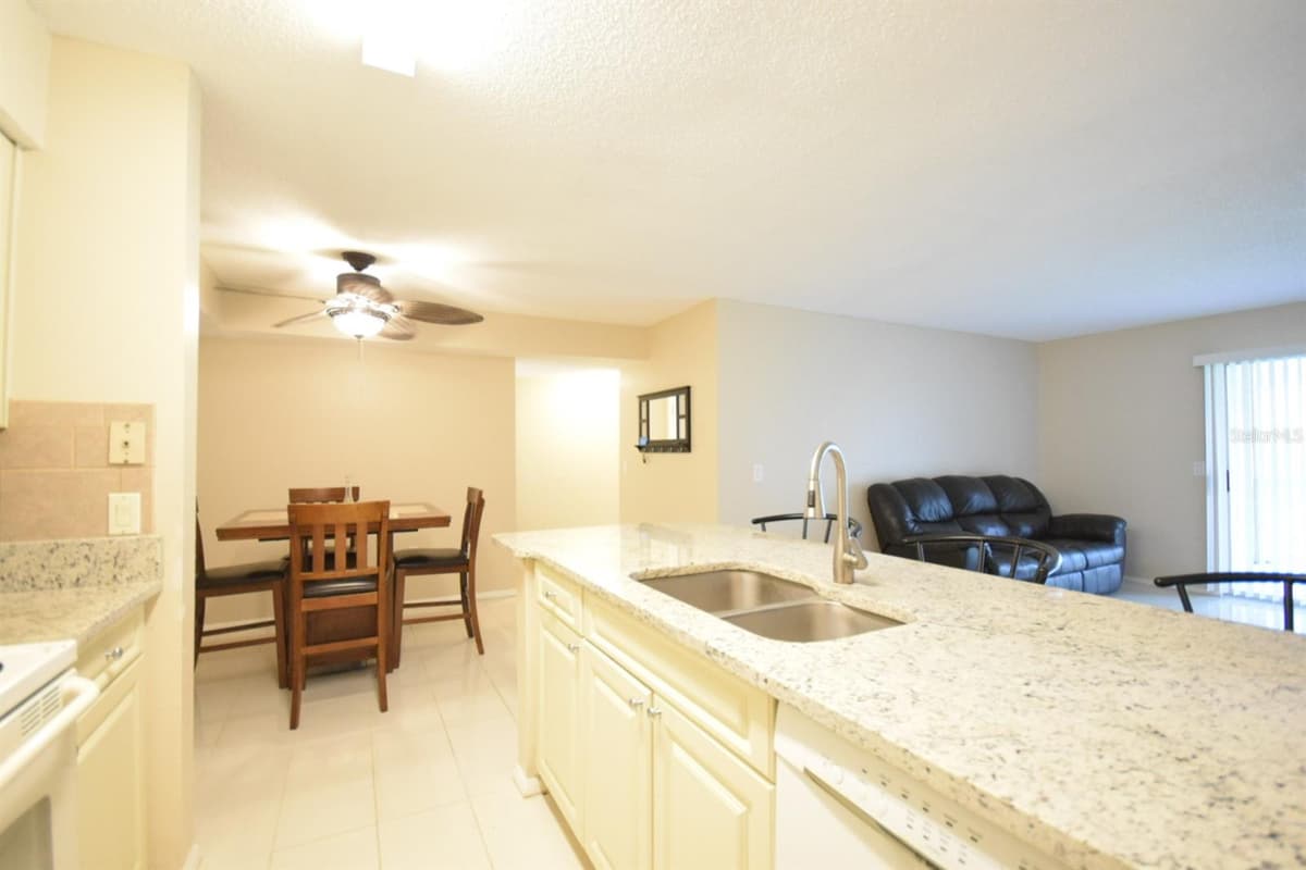 9481 HIGHLAND OAK DRIVE — photo 11 of 36