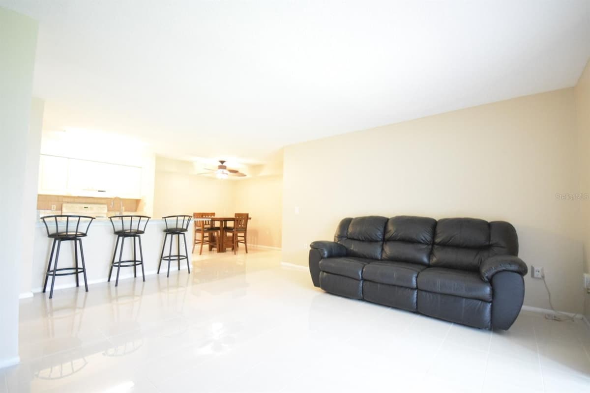 9481 HIGHLAND OAK DRIVE — photo 17 of 36