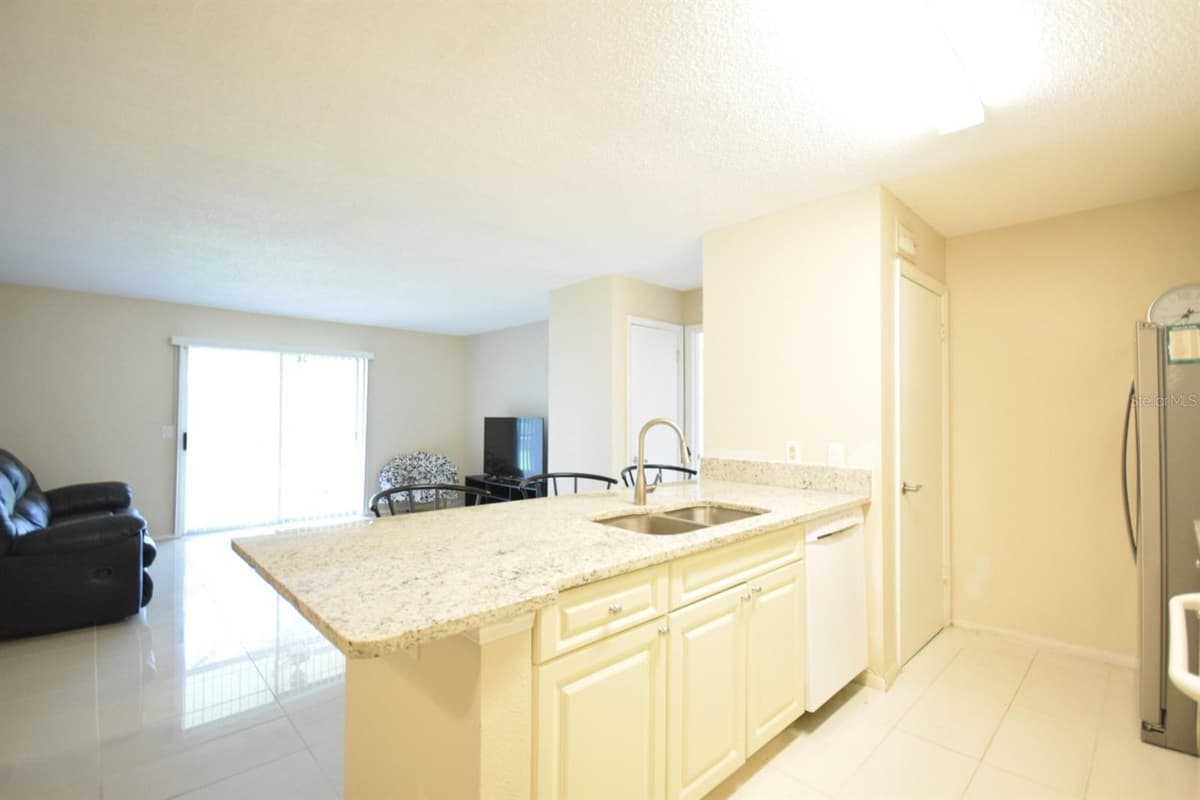 9481 HIGHLAND OAK DRIVE — photo 10 of 36