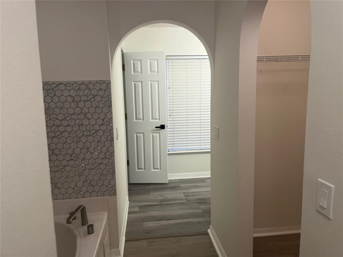 366 FAIRFIELD DRIVE — photo 12 of 26