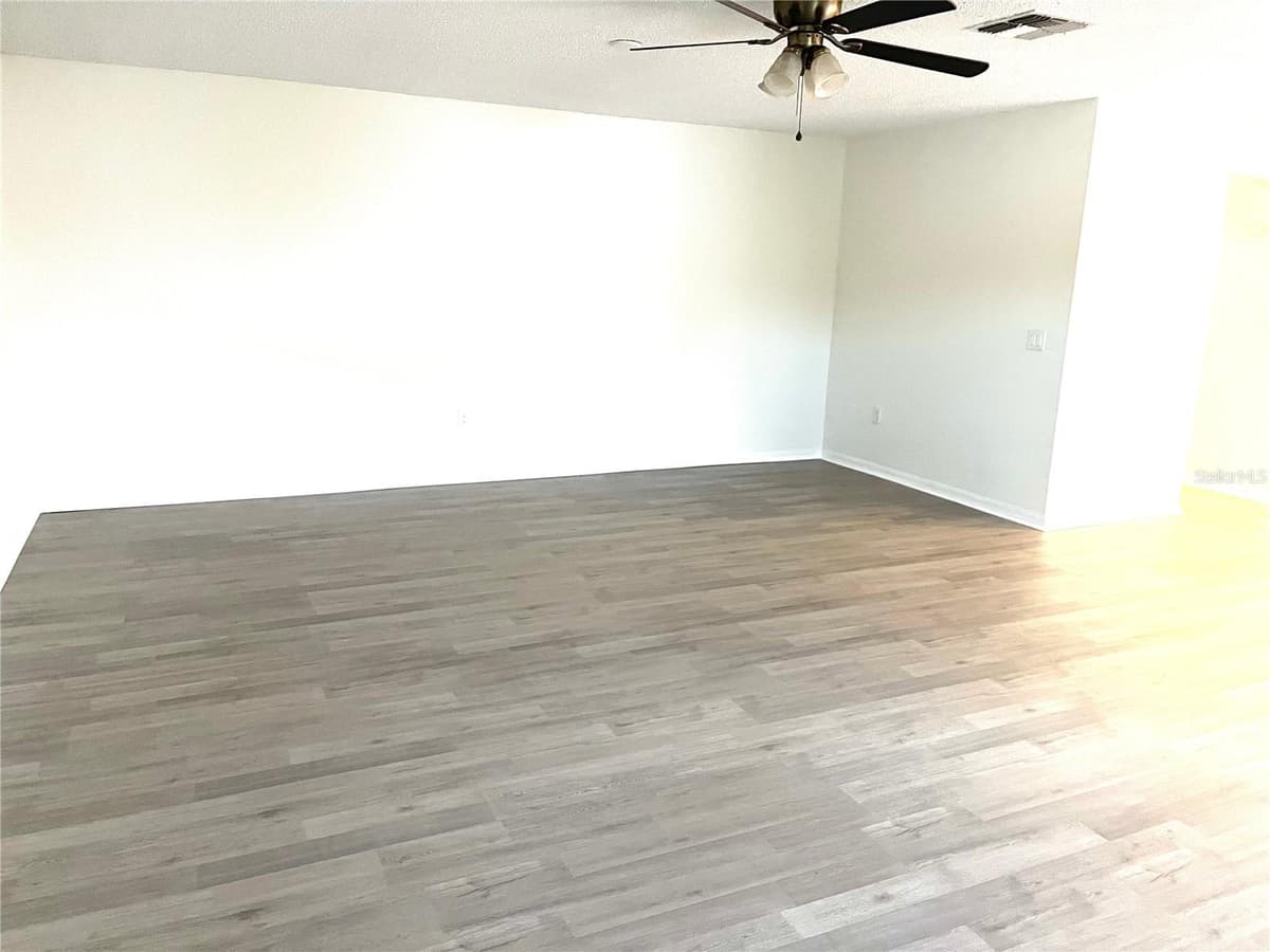 366 FAIRFIELD DRIVE — photo 23 of 26