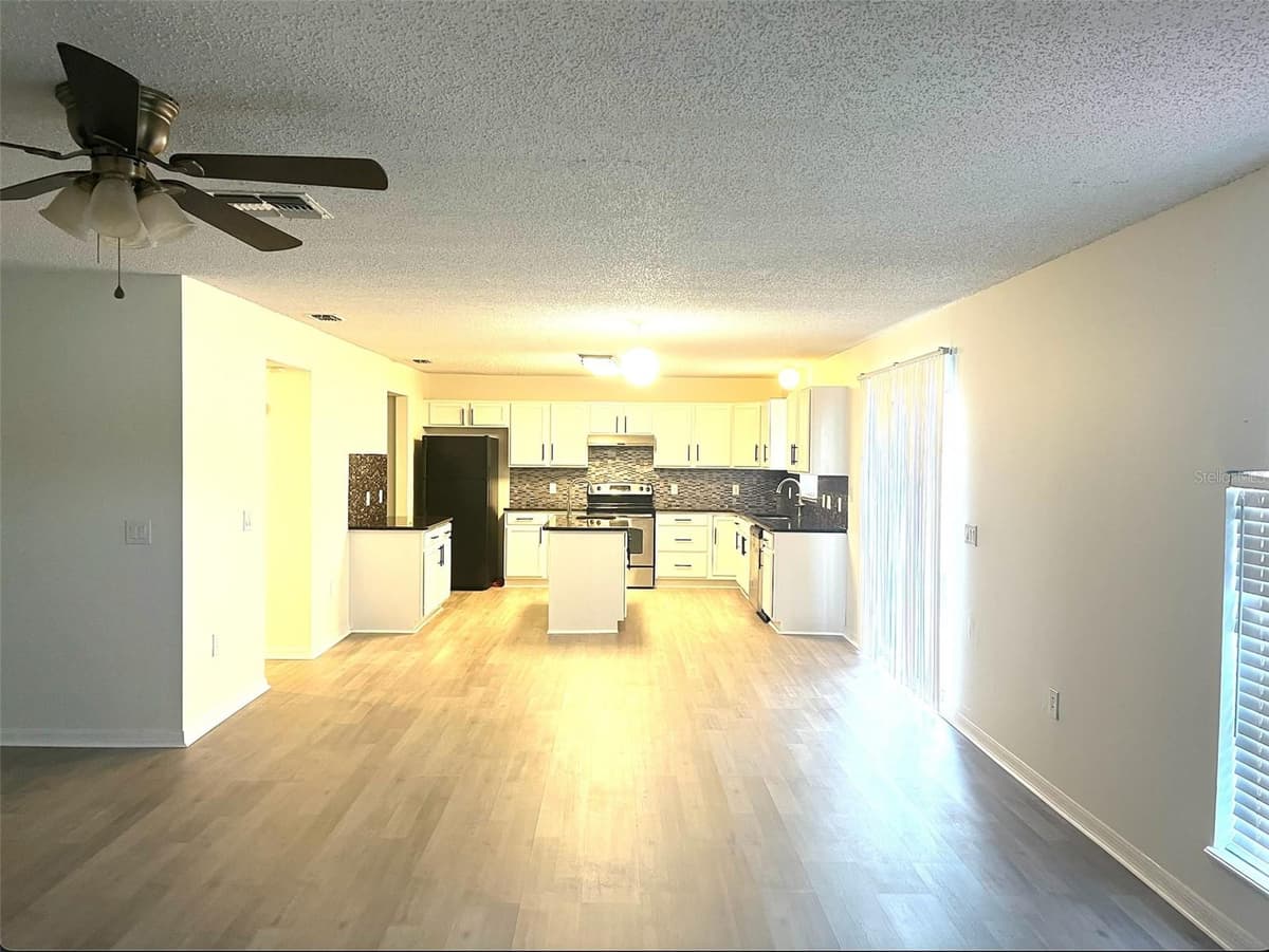 366 FAIRFIELD DRIVE — photo 5 of 26