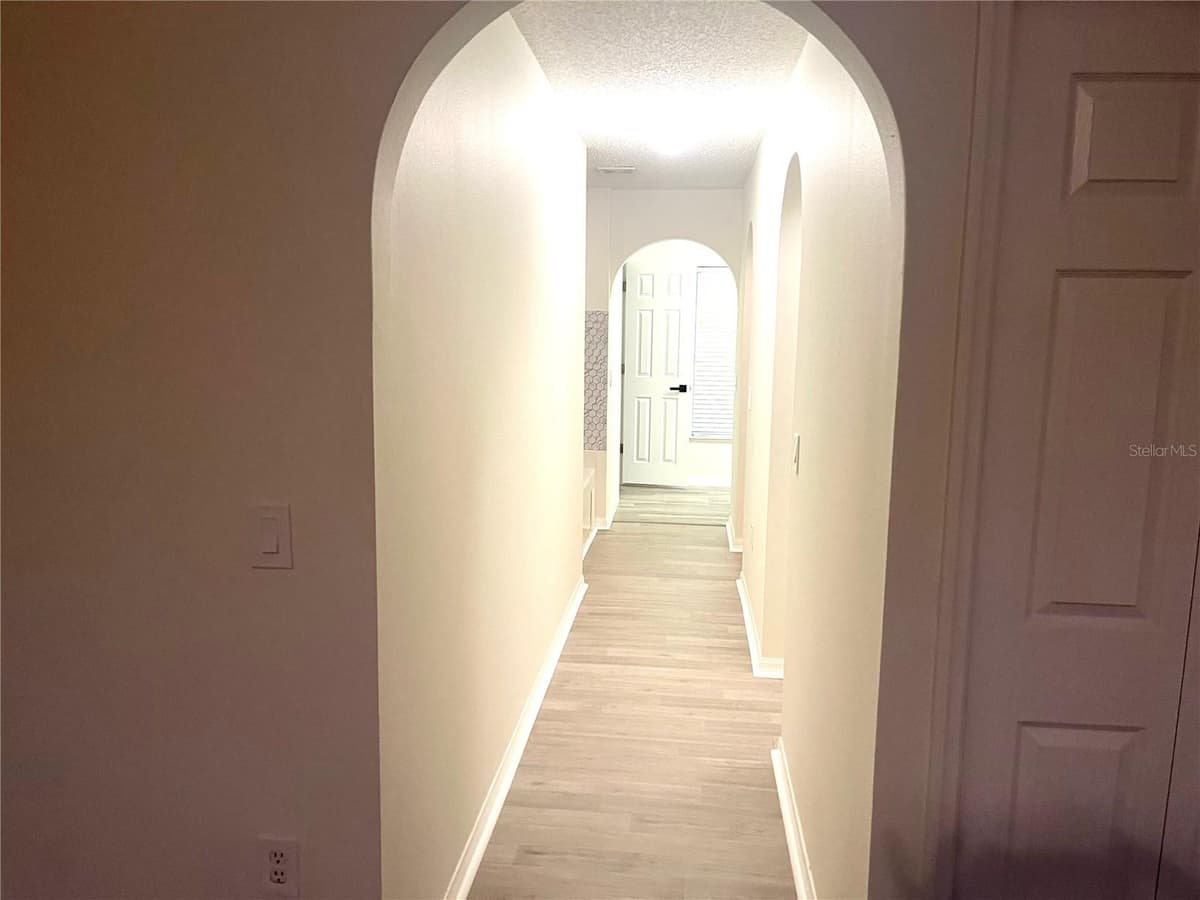 366 FAIRFIELD DRIVE — photo 13 of 26