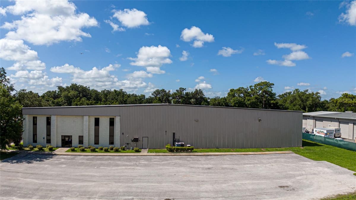 3601 PARKWAY BOULEVARD — photo 1 of 24