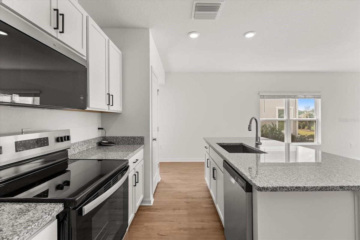 359 SEQUOIA DRIVE — photo 4 of 24