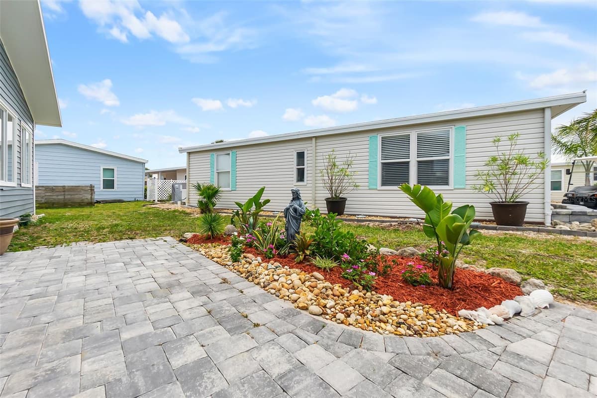 30 WINDWARD DRIVE — photo 4 of 51