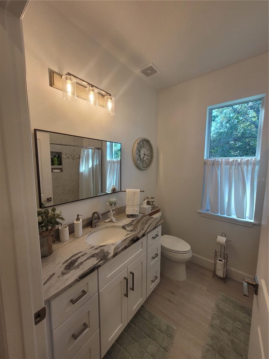 9174 BENSONHURST LANE — photo 8 of 10