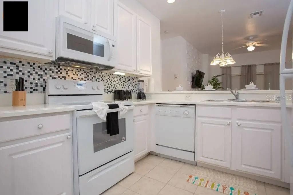 703 LUCAYA LOOP — photo 17 of 40