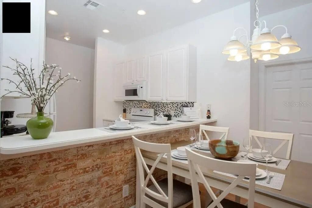 703 LUCAYA LOOP — photo 16 of 40