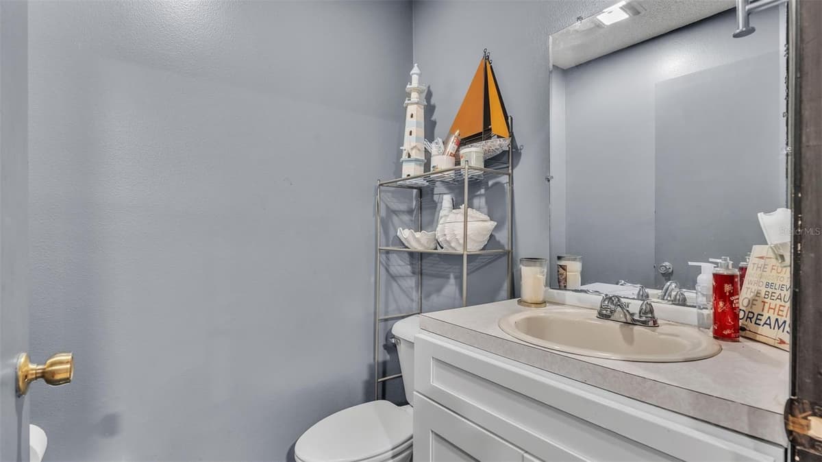 4314 SUNCOAST BOULEVARD — photo 15 of 50