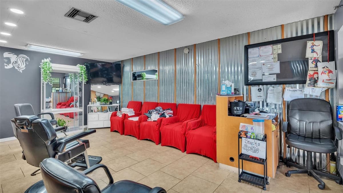 4314 SUNCOAST BOULEVARD — photo 13 of 50