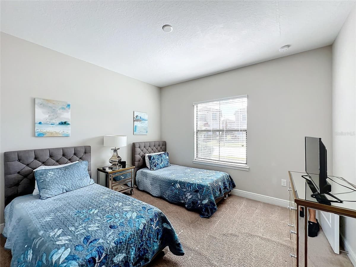 185 BROOKES PLACE — photo 16 of 42