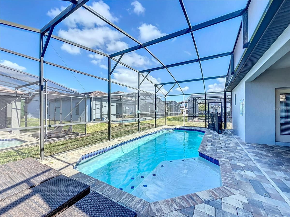 185 BROOKES PLACE — photo 34 of 42