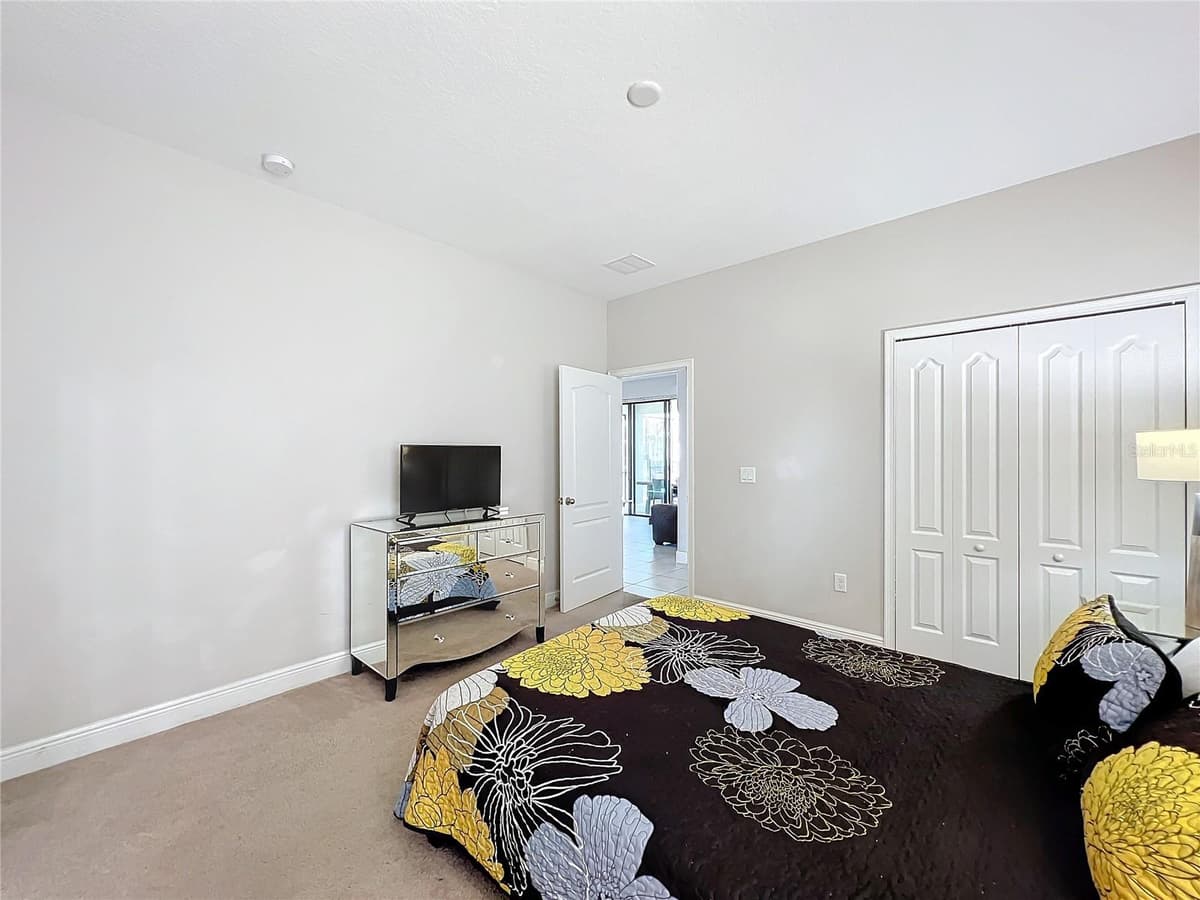 185 BROOKES PLACE — photo 18 of 42