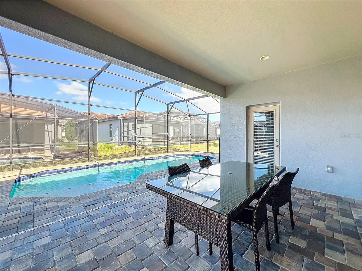 185 BROOKES PLACE — photo 33 of 42