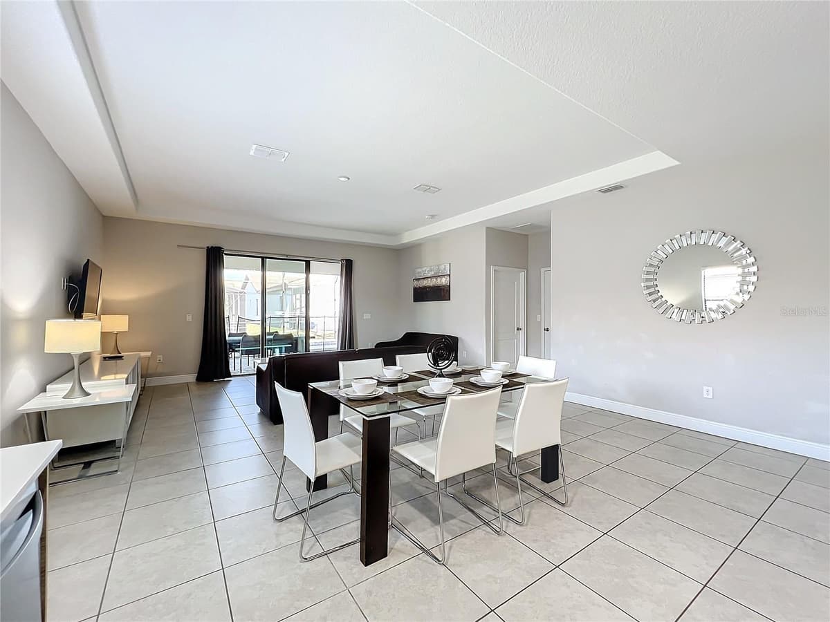 185 BROOKES PLACE — photo 11 of 42
