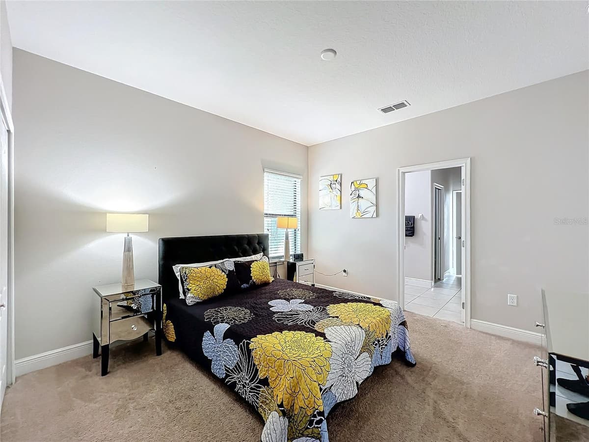 185 BROOKES PLACE — photo 20 of 42