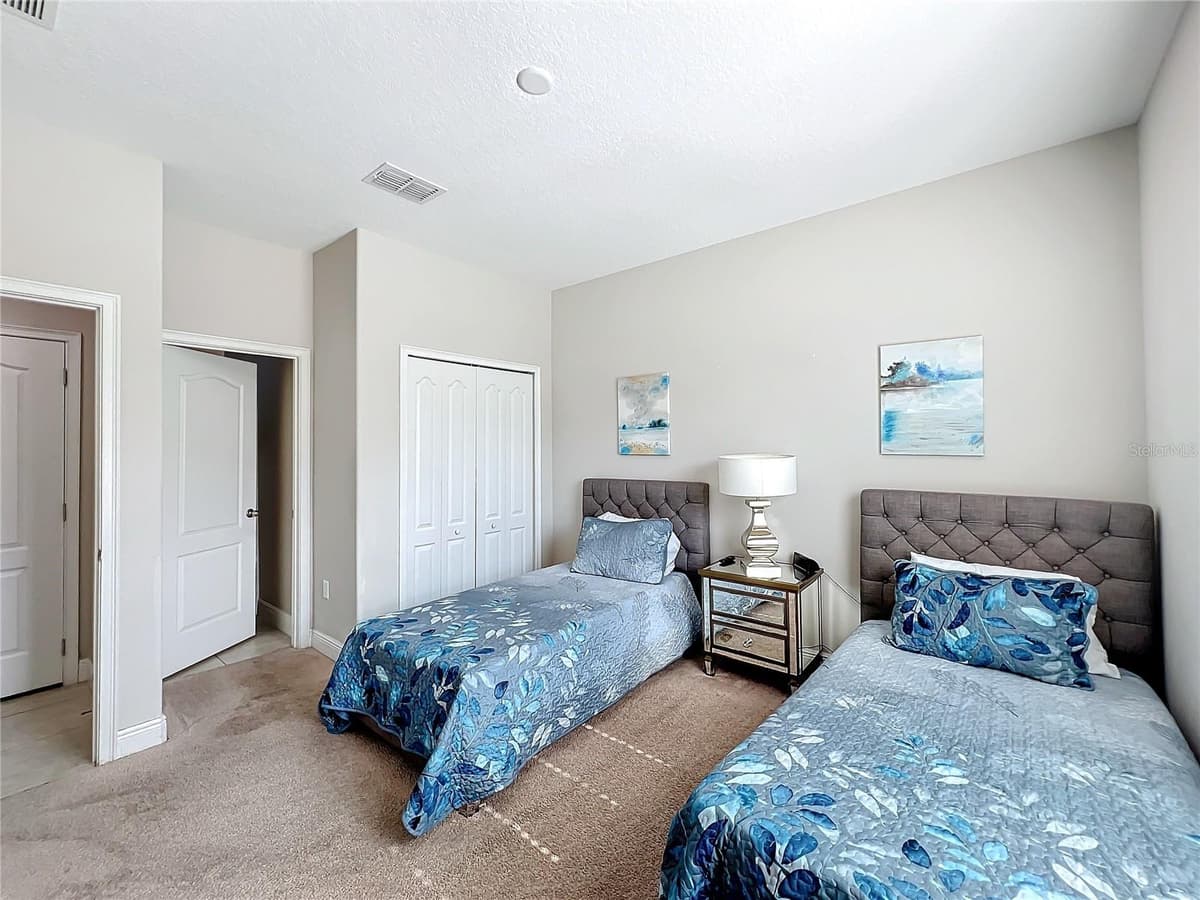 185 BROOKES PLACE — photo 17 of 42