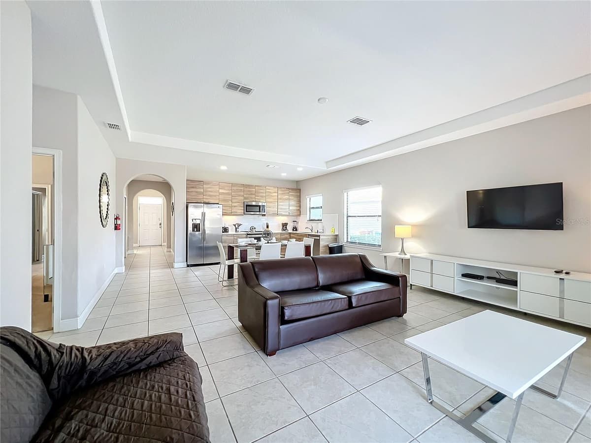 185 BROOKES PLACE — photo 14 of 42