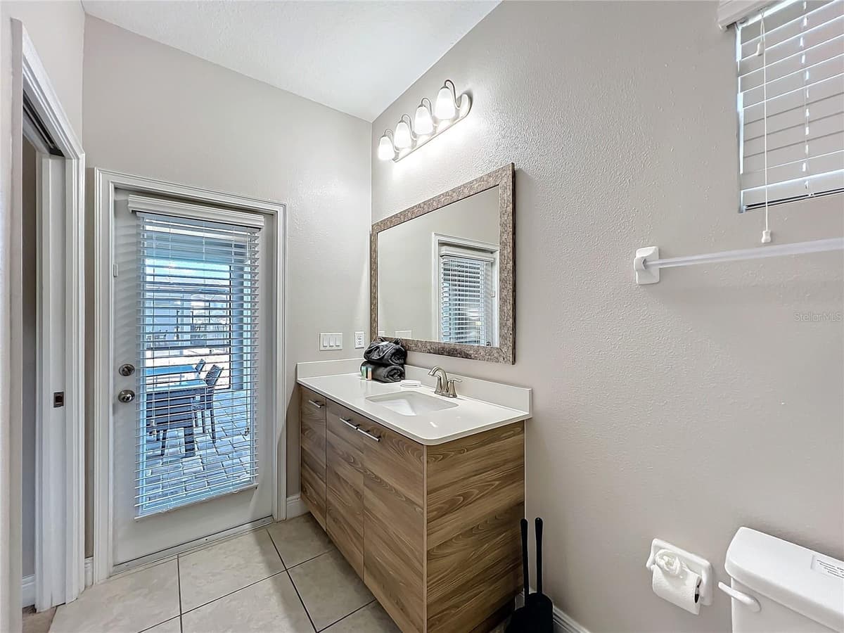 185 BROOKES PLACE — photo 28 of 42