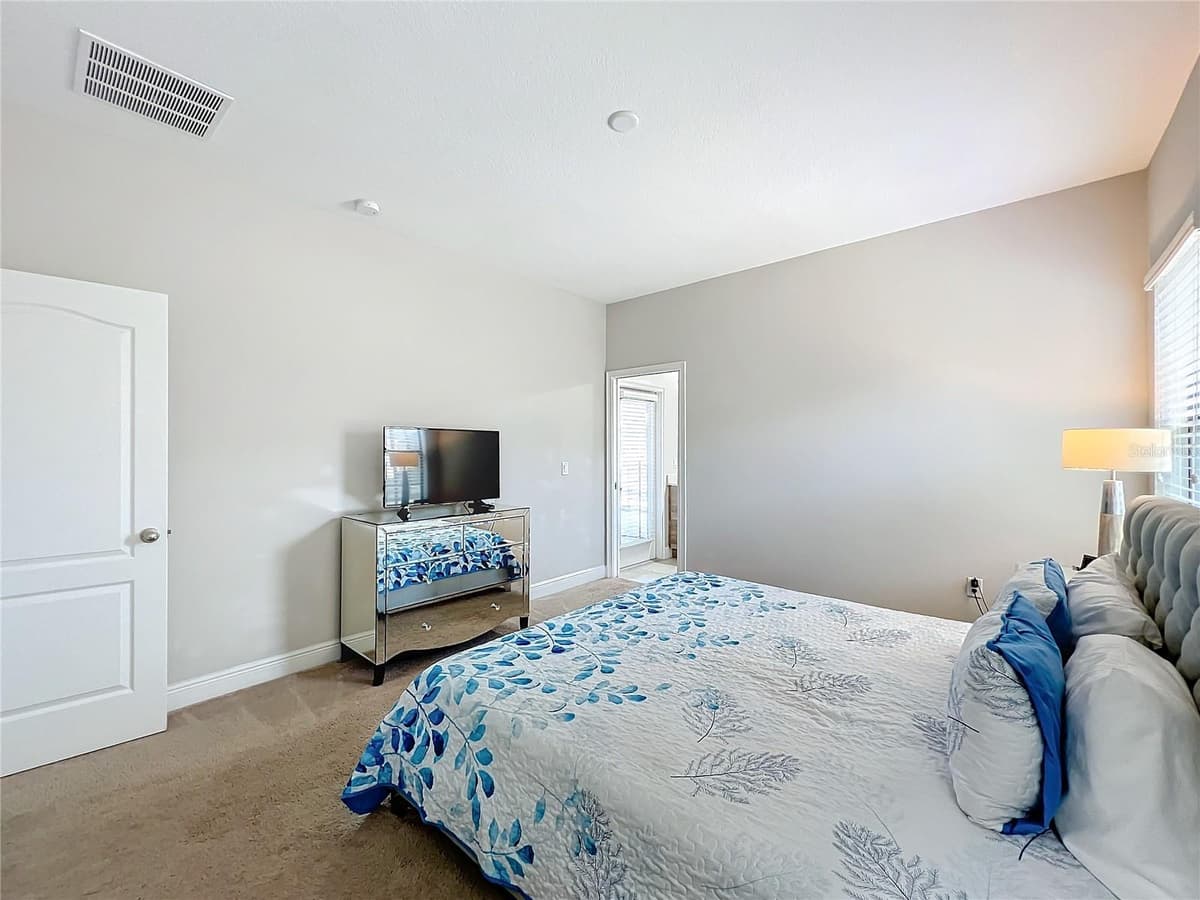 185 BROOKES PLACE — photo 24 of 42