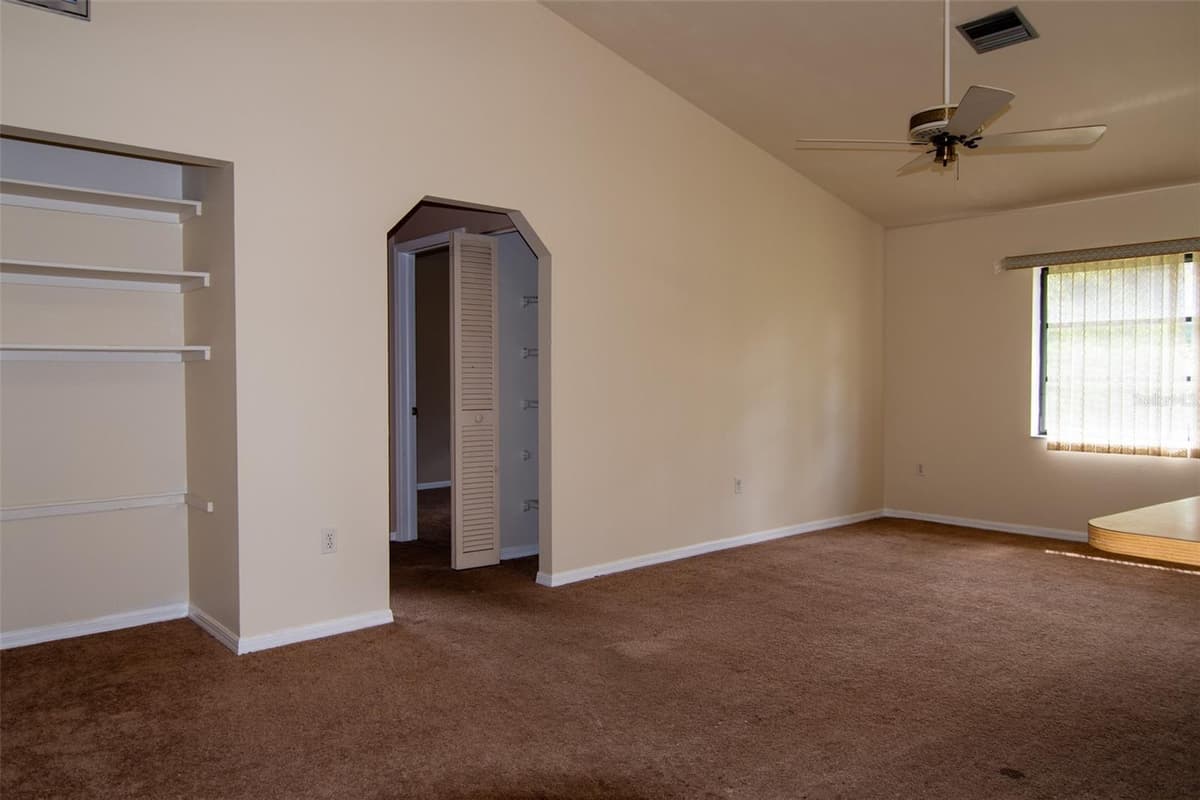 1565 DORCHESTER STREET — photo 4 of 14