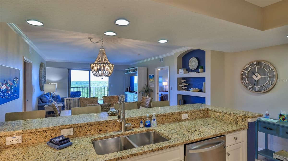 5300 ATLANTIC AVENUE — photo 6 of 60