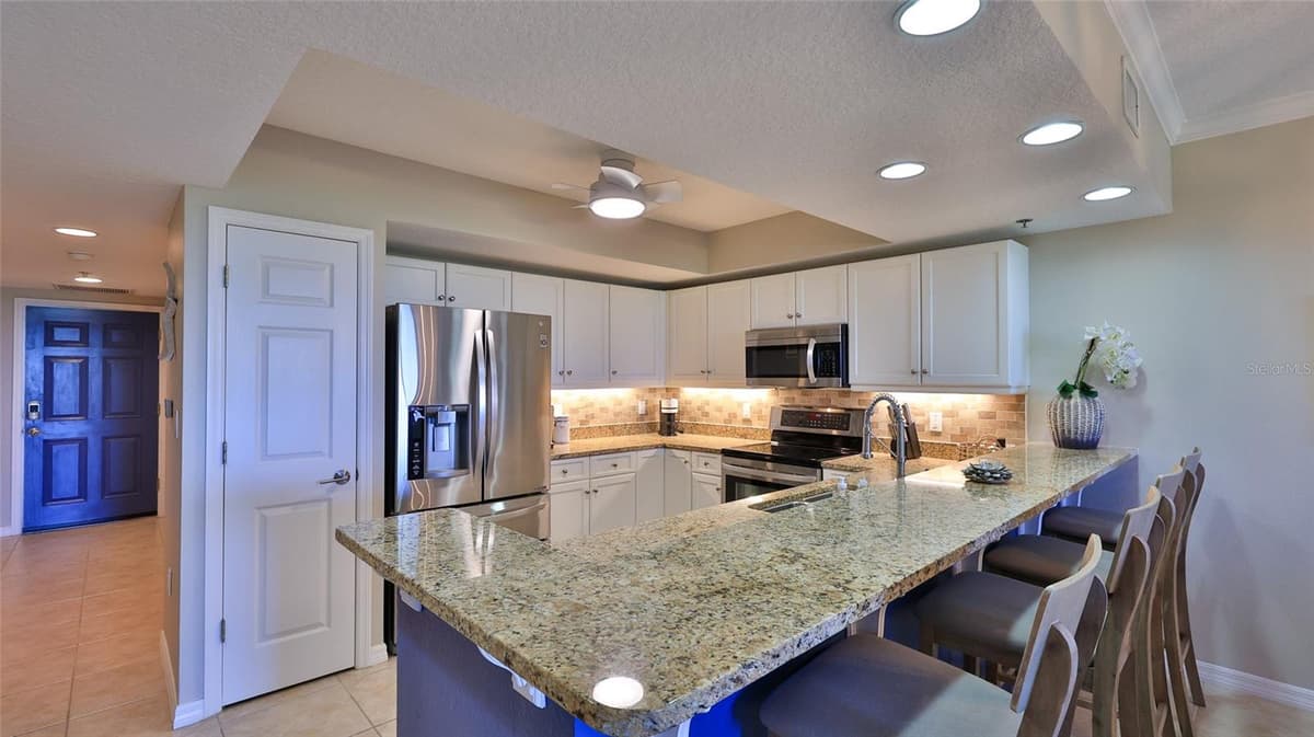 5300 ATLANTIC AVENUE — photo 4 of 60