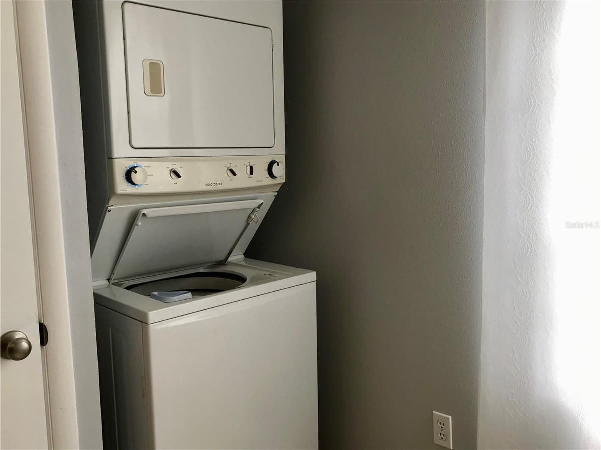 10425 LA MIRAGE COURT — photo 39 of 41