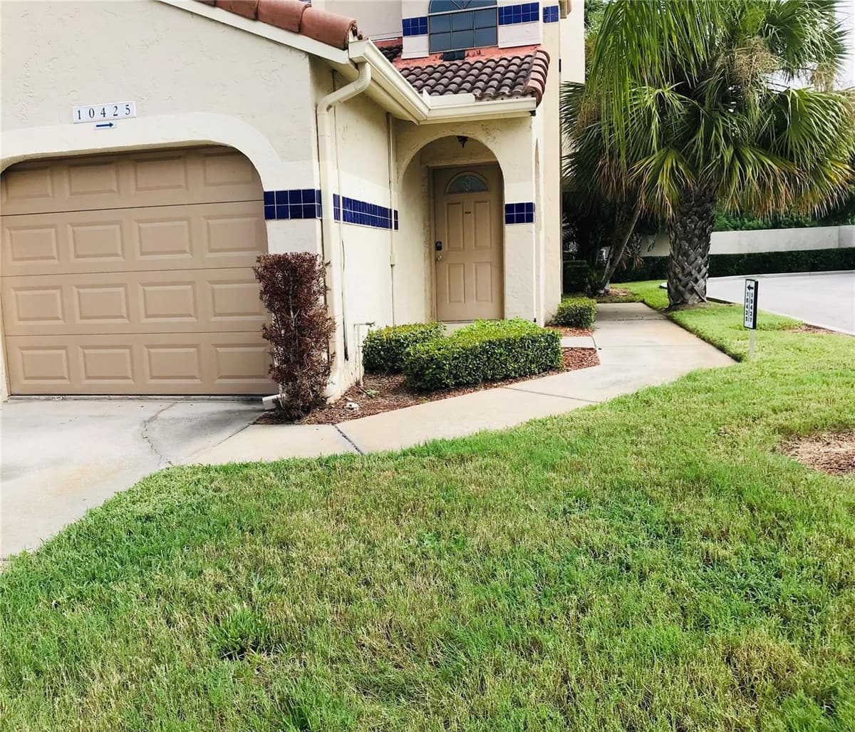 10425 LA MIRAGE COURT — photo 2 of 41