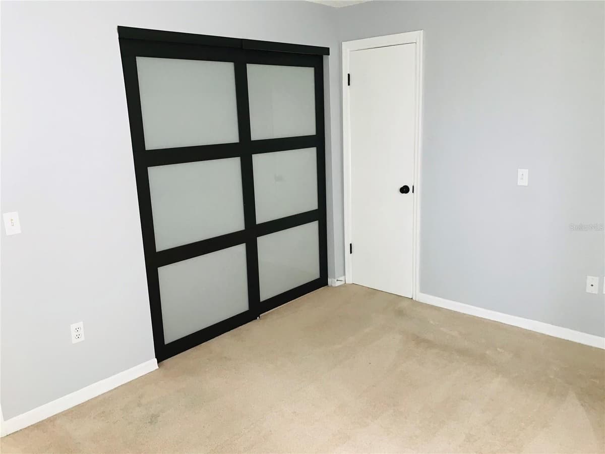 10425 LA MIRAGE COURT — photo 19 of 41